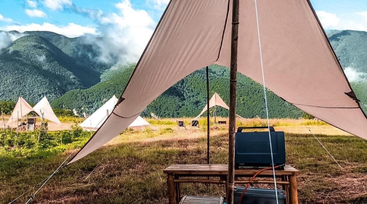 Lodg'Ing Secret Camp Ariege 호텔 Lordat 외부 사진