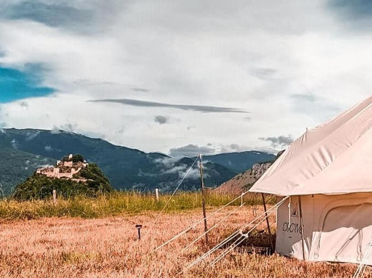 Lodg'Ing Secret Camp Ariege 호텔 Lordat 외부 사진