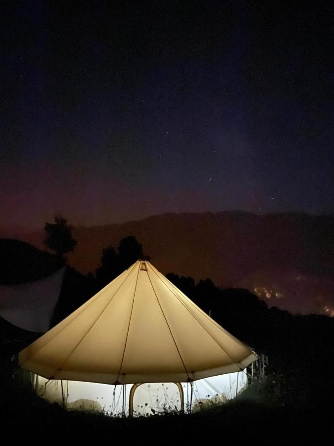 Lodg'Ing Secret Camp Ariege 호텔 Lordat 외부 사진