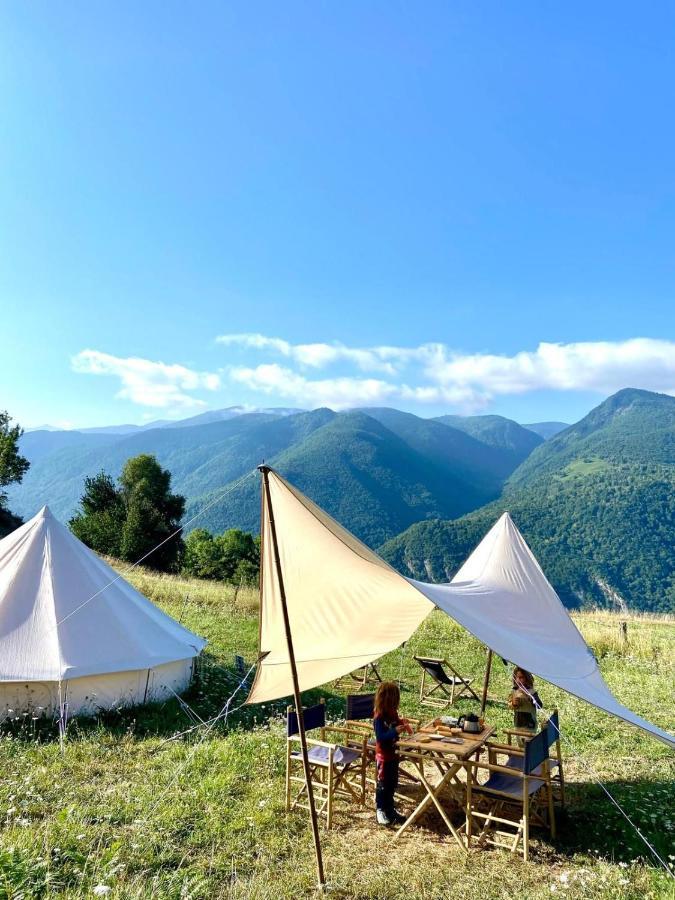 Lodg'Ing Secret Camp Ariege 호텔 Lordat 외부 사진